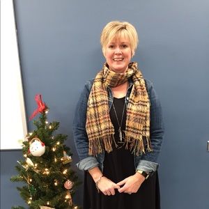 Meet your Posher, Carrie